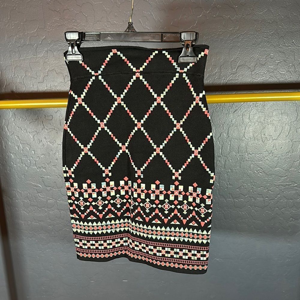 BCBGMaxAzria Black and Pink Pencil Skirt Knee-length Embellished‎ for Cocktail